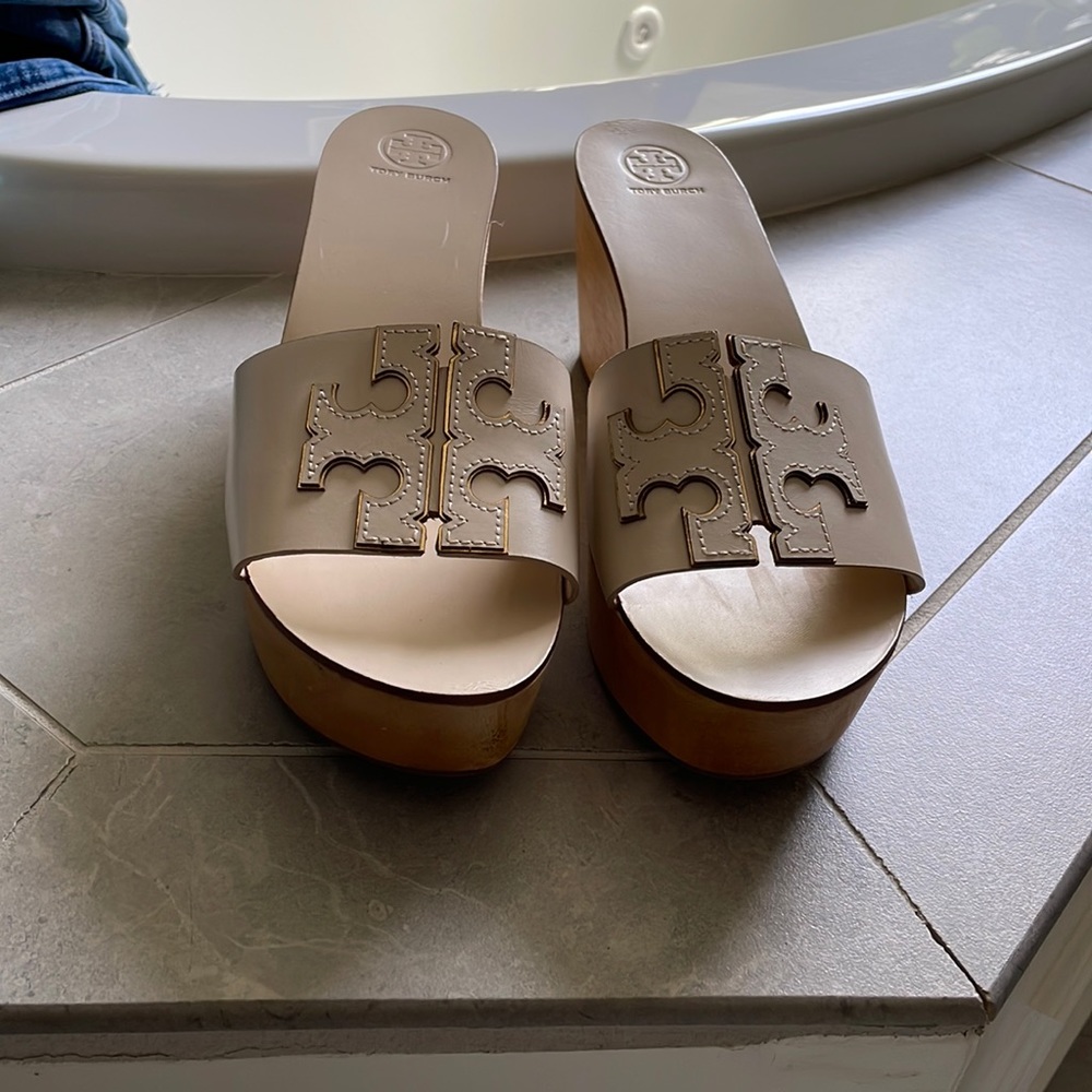 Tory Burch wedges size 10.5